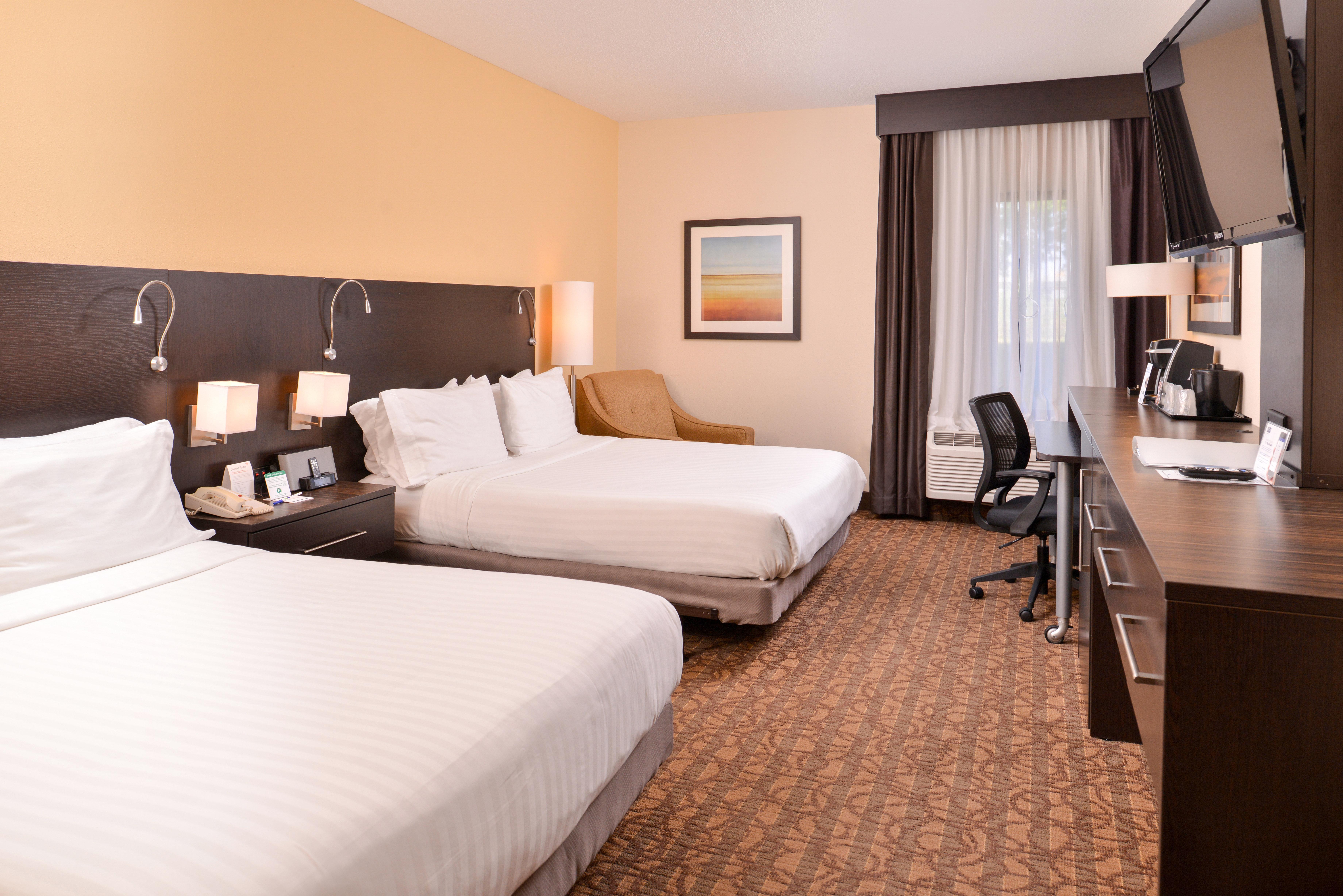 Holiday Inn Express & Suites Topeka West I-70 Wanamaker By Ihg Exterior photo